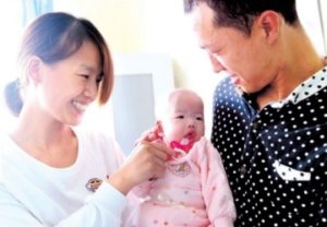 Zhao with her parents